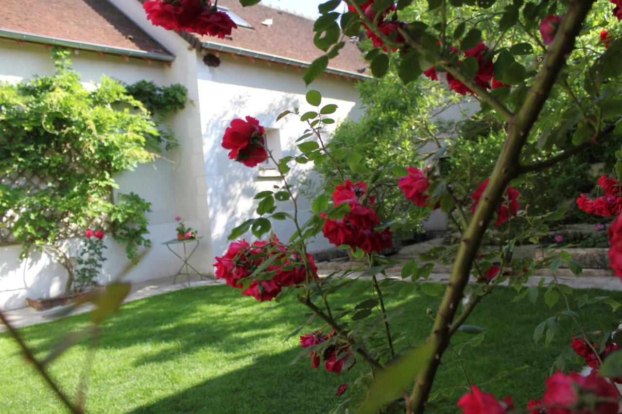 Chambres et table d'hôtes, maisonnettes individuelles dans propriété privée Vézinnes Exterior foto